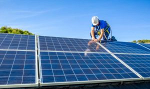 Installation et mise en production des panneaux solaires photovoltaïques à Clarensac